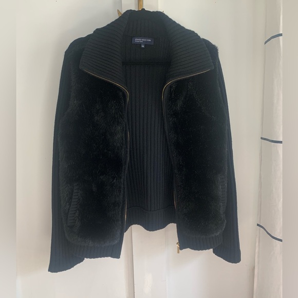 Jones New York Sweaters - Jones NY Signature Black 100% Merino Wool Faux Fur Zip Up Sweater Jacket Sz L